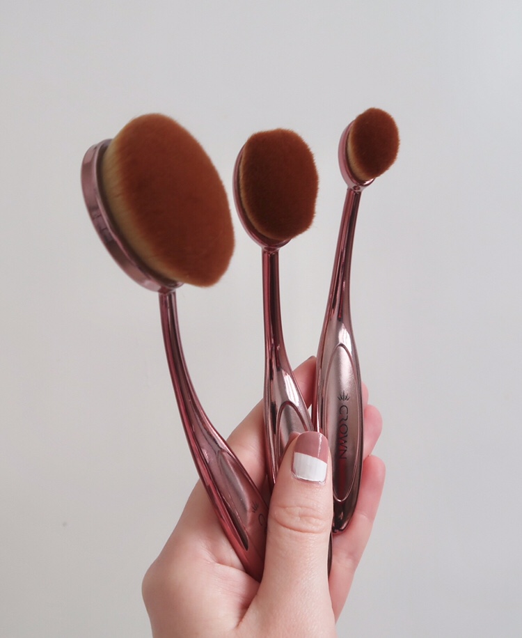 Crown Brush Oval Makeup Brushes